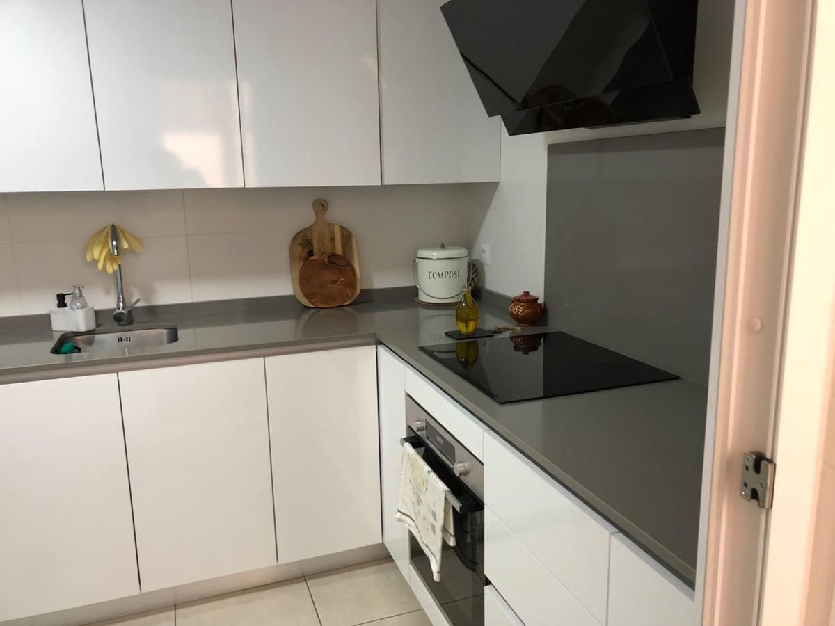 3 bedroom Flat for sale in Marbella with pool garage - € 410,000 (Ref: 9694302)