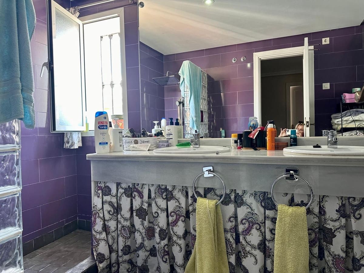 Chalet de 4 habitaciones en Estepona en venta con piscina garaje - 550.000 € (Ref: 9694304)