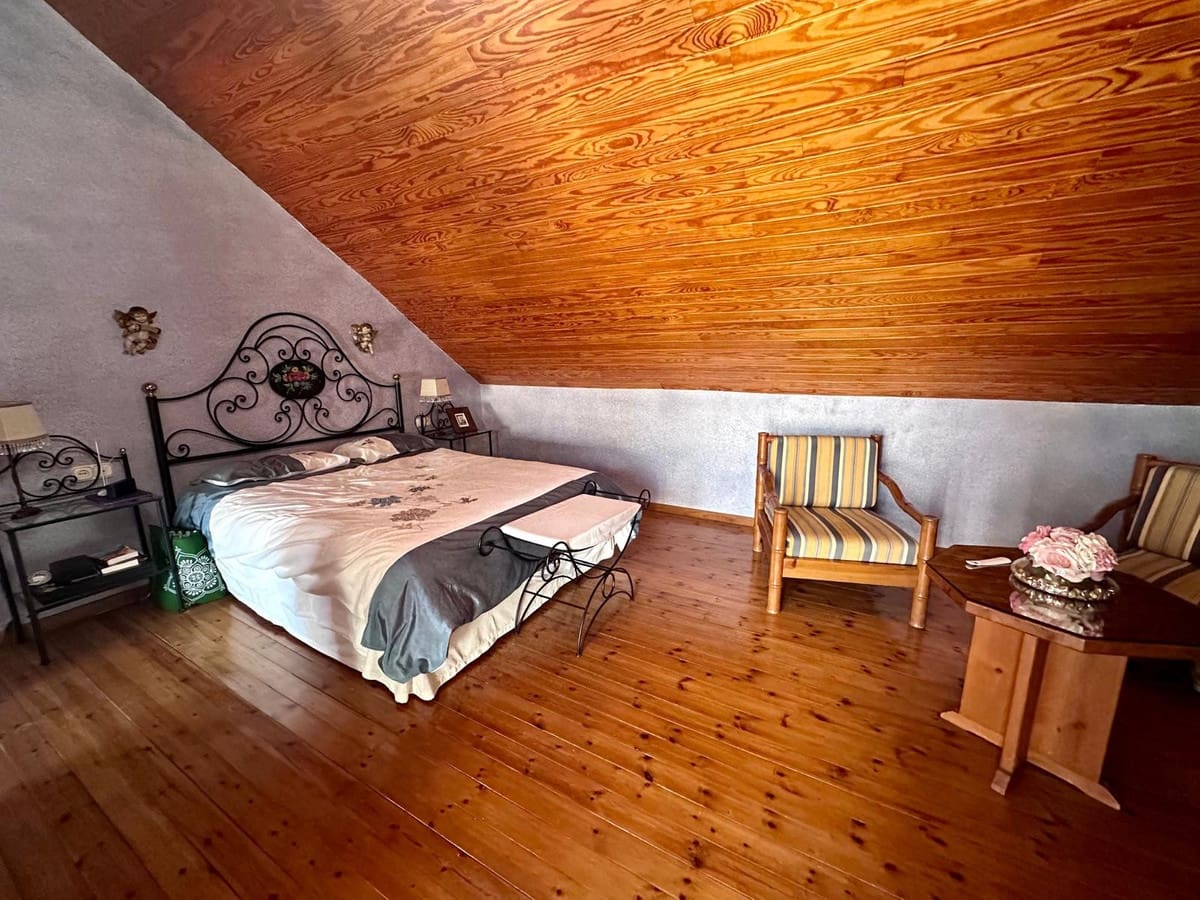 Chalet de 4 habitaciones en Estepona en venta con piscina garaje - 550.000 € (Ref: 9694304)