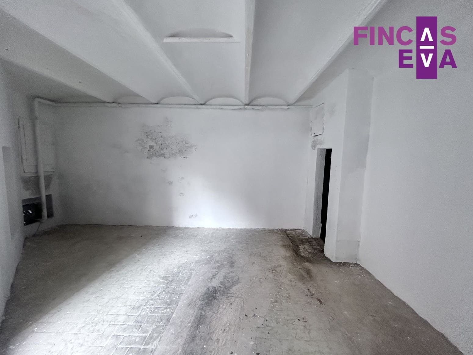 Flat for sale in L'Hospitalet de Llobregat - € 100,000 (Ref: 9694516)