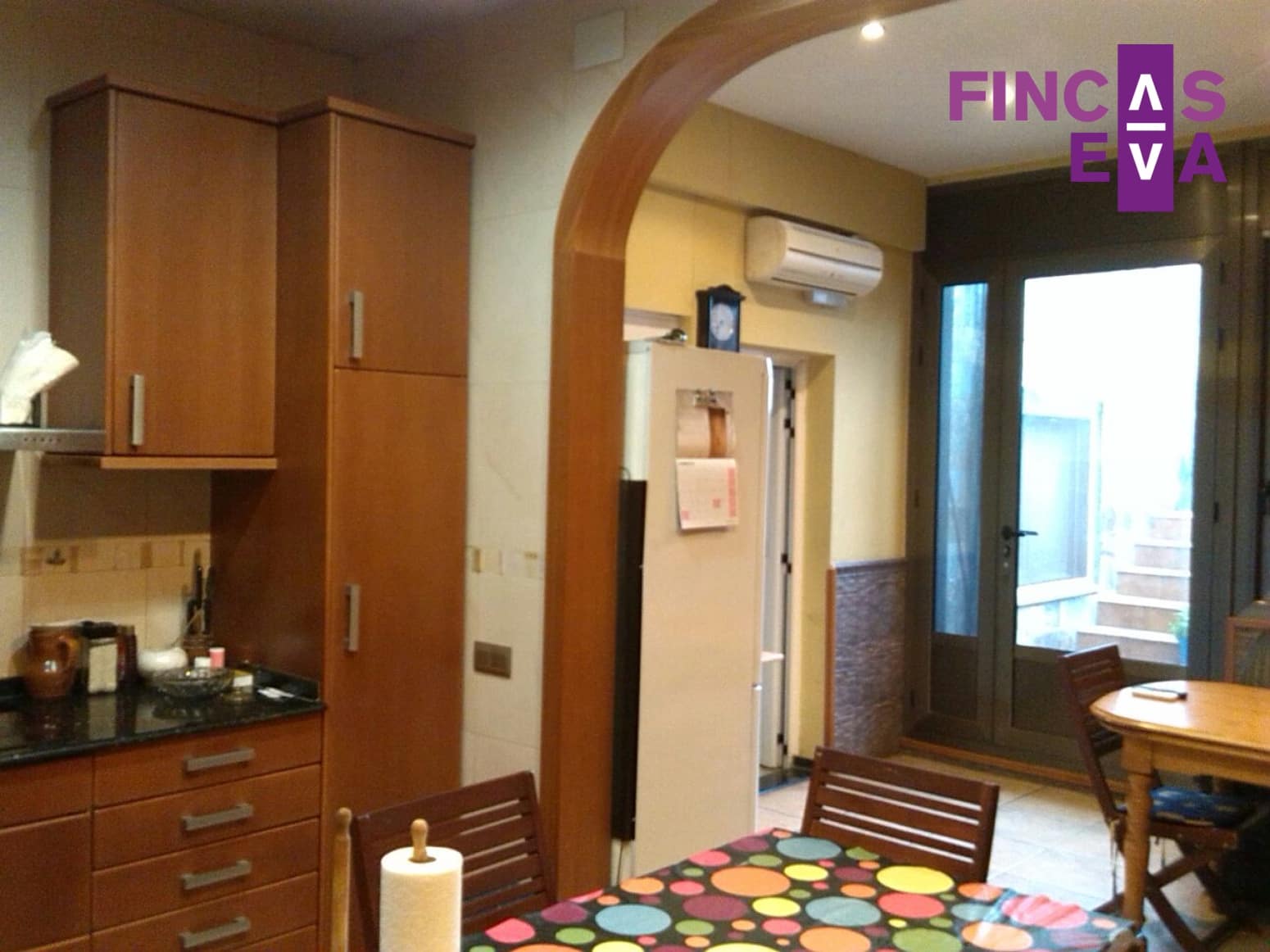 6 bedroom Villa for sale in Sant Vicenc dels Horts - € 350,000 (Ref: 9696703)