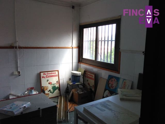 Flat te koop in Sant Vicenç dels Horts - € 200.000 (Ref: 9696704)