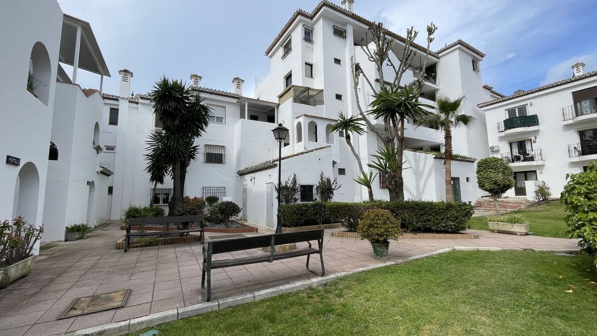 Flat for sale in El Velerin with pool garage - € 195,000 (Ref: 9696780)