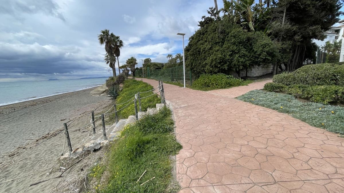 Flat for sale in El Velerin with pool garage - € 195,000 (Ref: 9696780)