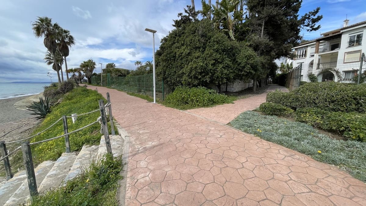 Flat for sale in El Velerin with pool garage - € 195,000 (Ref: 9696780)