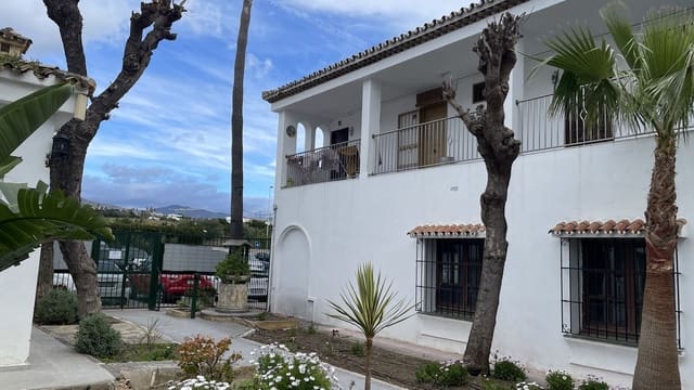 Lägenhet till salu i El Velerín, Estepona med pool garage - 195 000 € (Ref: 9696780)