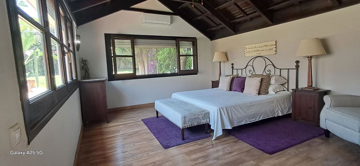 Chalet de 6 habitaciones en Marbella en venta con piscina garaje - 1.795.000 € (Ref: 9697790)