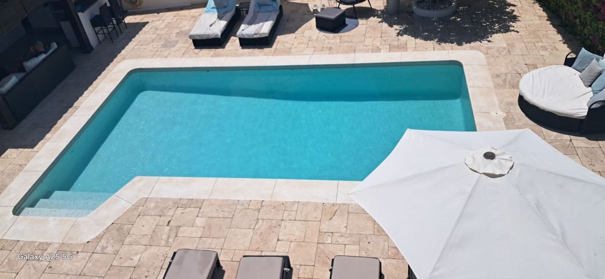 Chalet de 6 habitaciones en Marbella en venta con piscina garaje - 1.795.000 € (Ref: 9697790)