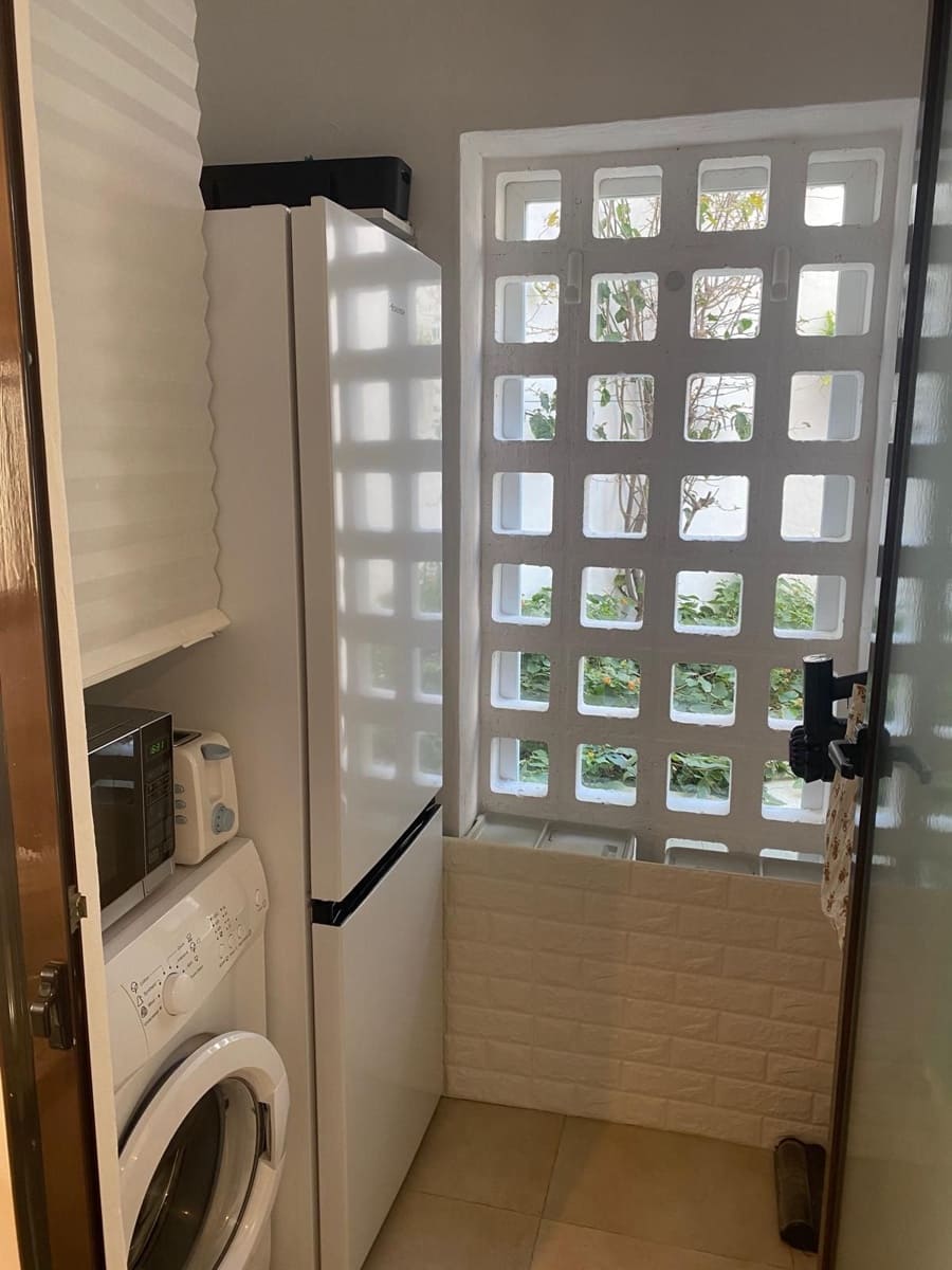 2 soverom Leilighet til salgs i Marbella med svømmebasseng garasje - € 425 000 (Ref: 9699296)