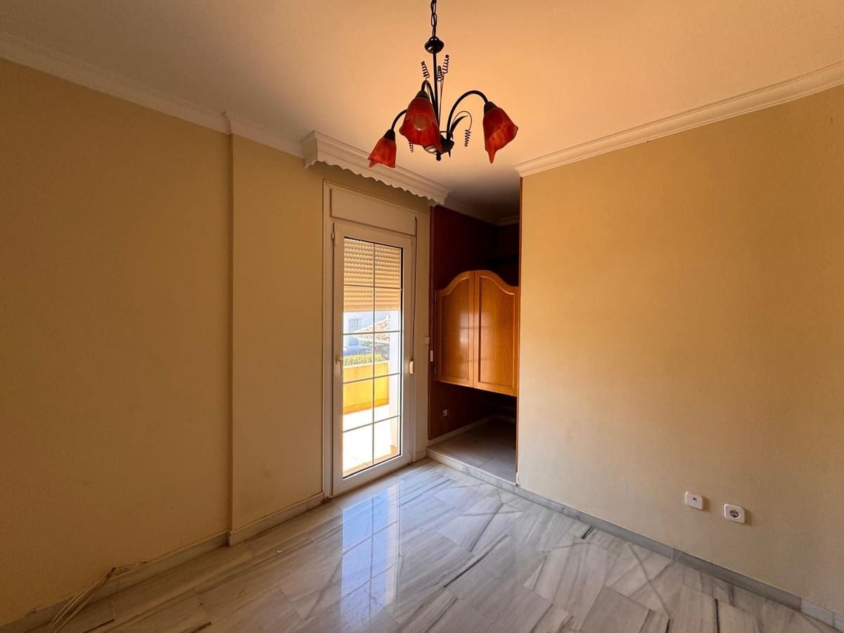 4 soveværelse Villa til salg i Estepona med swimmingpool garage - € 1.800.000 (Ref: 9699297)