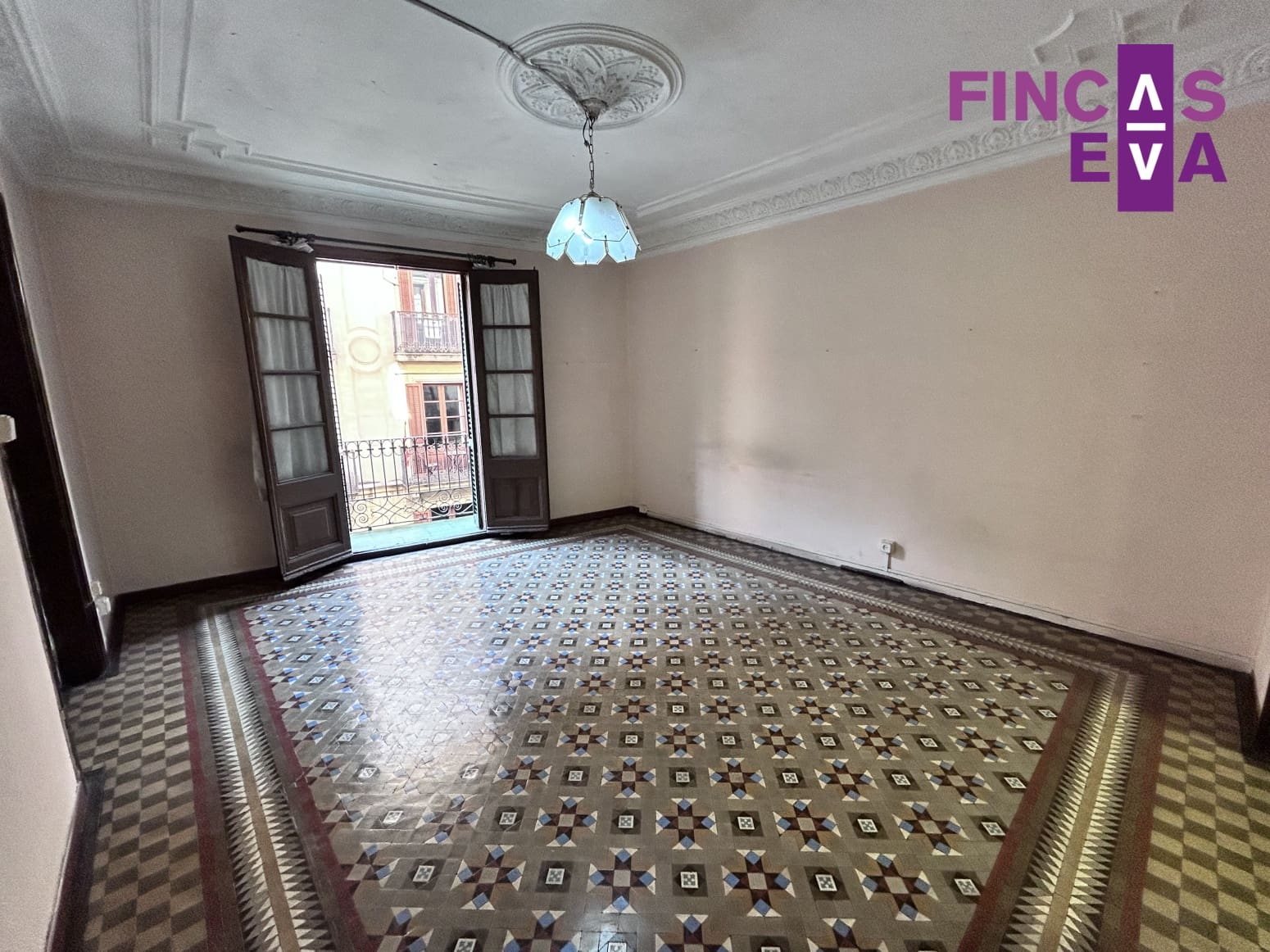 6 slaapkamer Flat te koop in Barcelona stad - € 623.000 (Ref: 9720505)