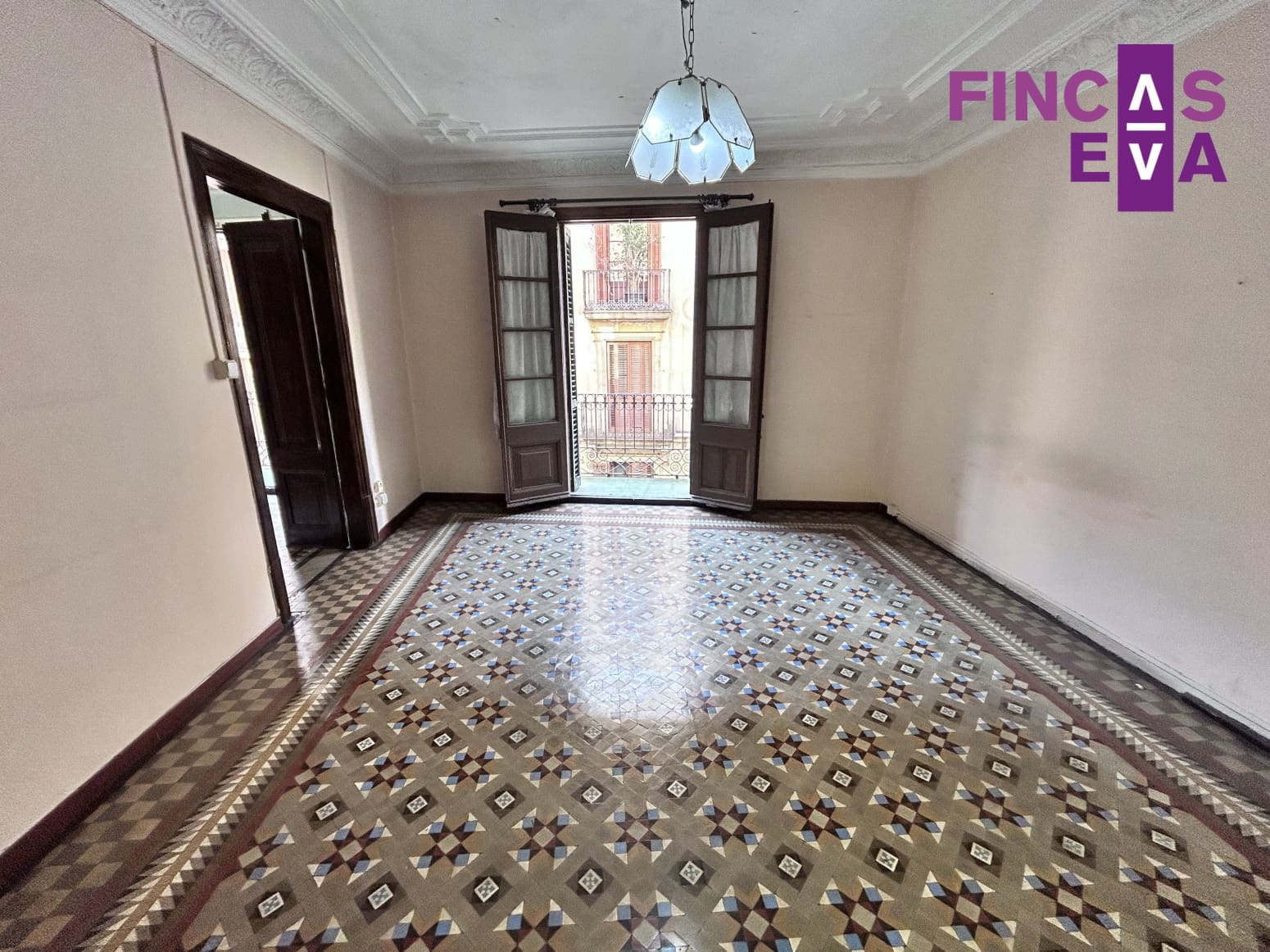 6 slaapkamer Flat te koop in Barcelona stad - € 623.000 (Ref: 9720505)