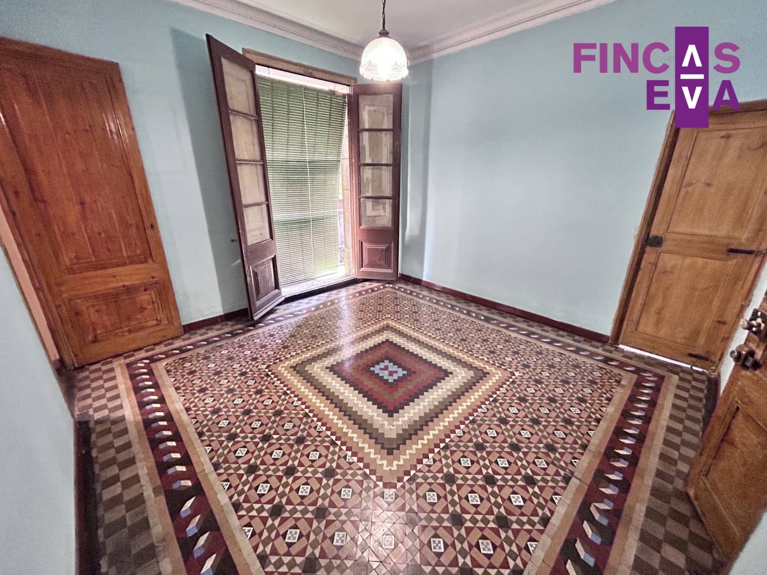 6 slaapkamer Flat te koop in Barcelona stad - € 623.000 (Ref: 9720505)