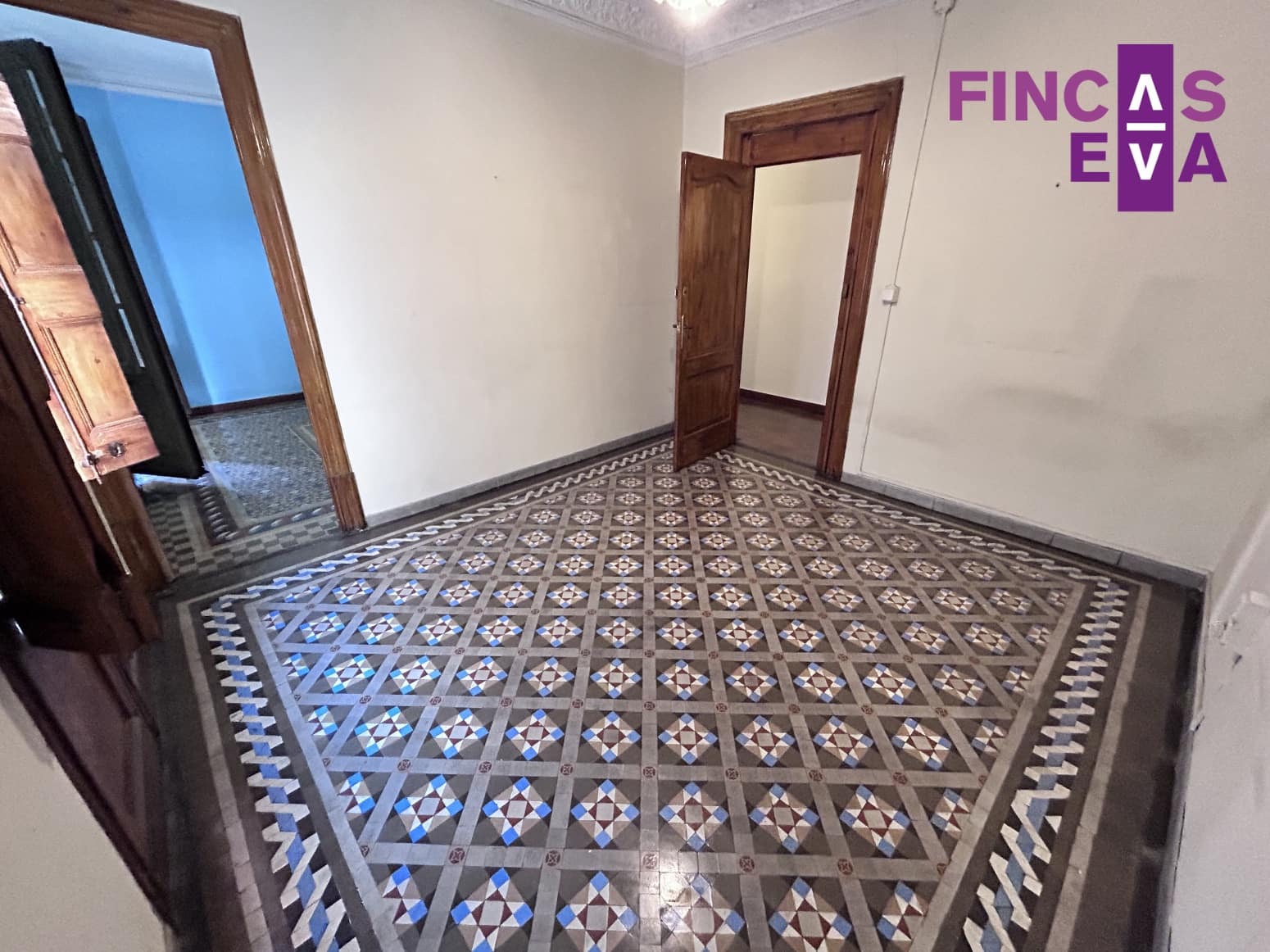 6 slaapkamer Flat te koop in Barcelona stad - € 623.000 (Ref: 9720505)