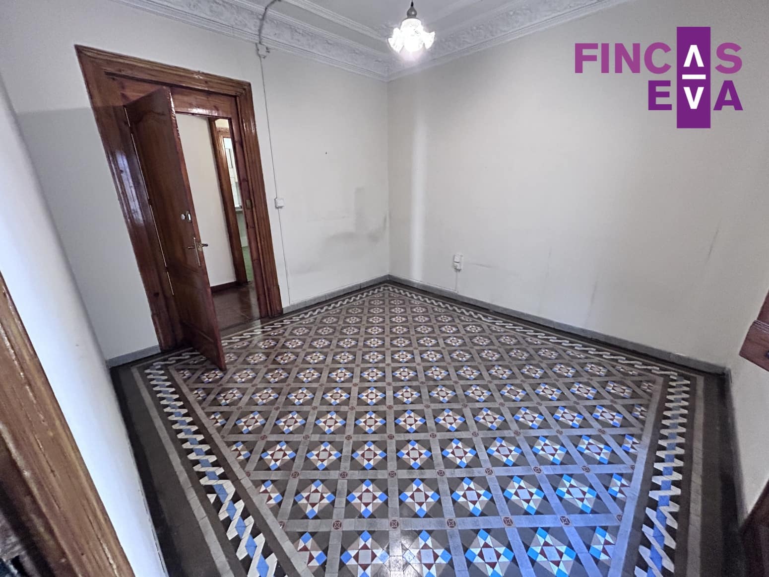 6 slaapkamer Flat te koop in Barcelona stad - € 623.000 (Ref: 9720505)