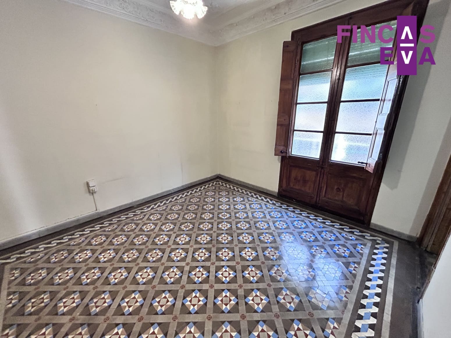 6 slaapkamer Flat te koop in Barcelona stad - € 623.000 (Ref: 9720505)