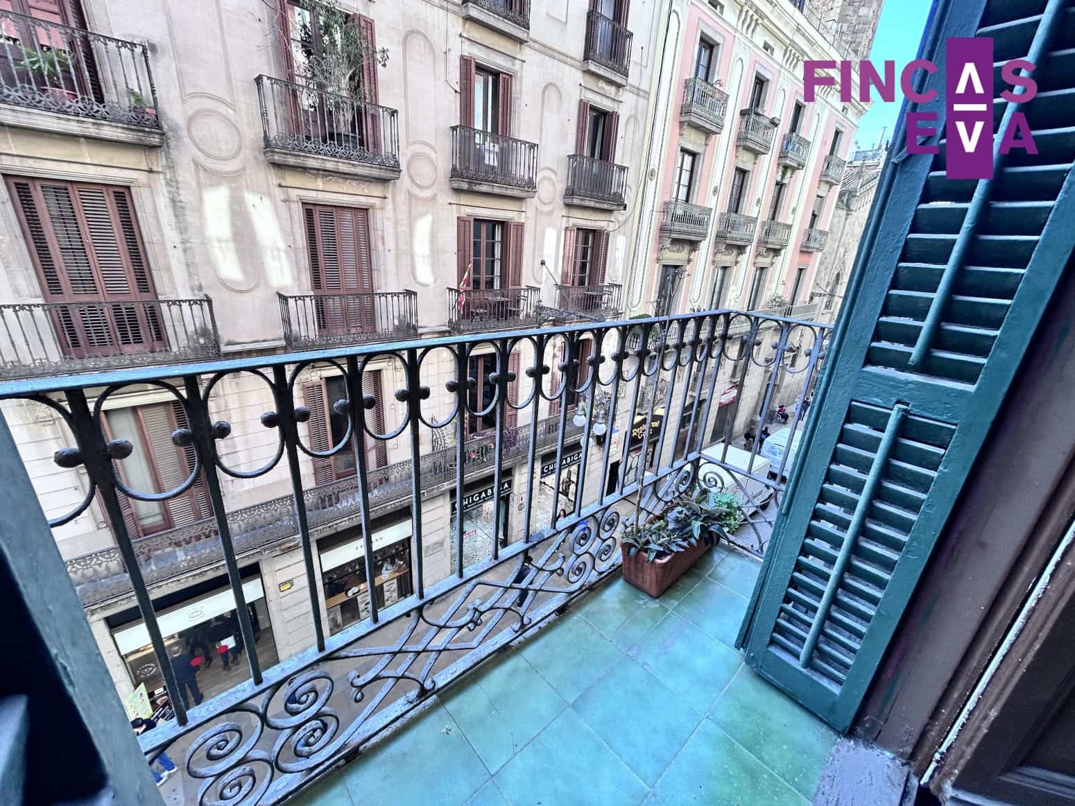 6 slaapkamer Flat te koop in Barcelona stad - € 623.000 (Ref: 9720505)