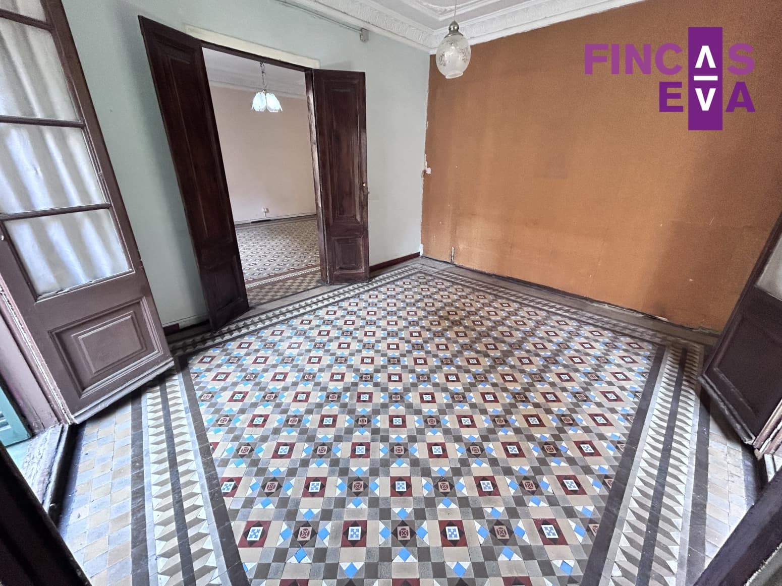6 slaapkamer Flat te koop in Barcelona stad - € 623.000 (Ref: 9720505)