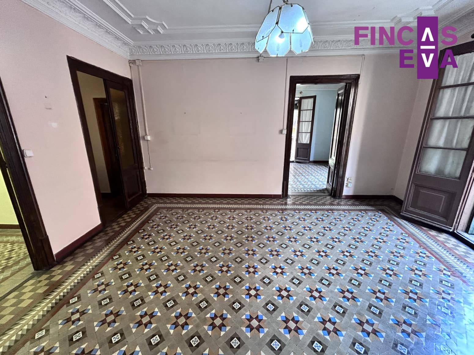 6 slaapkamer Flat te koop in Barcelona stad - € 623.000 (Ref: 9720505)