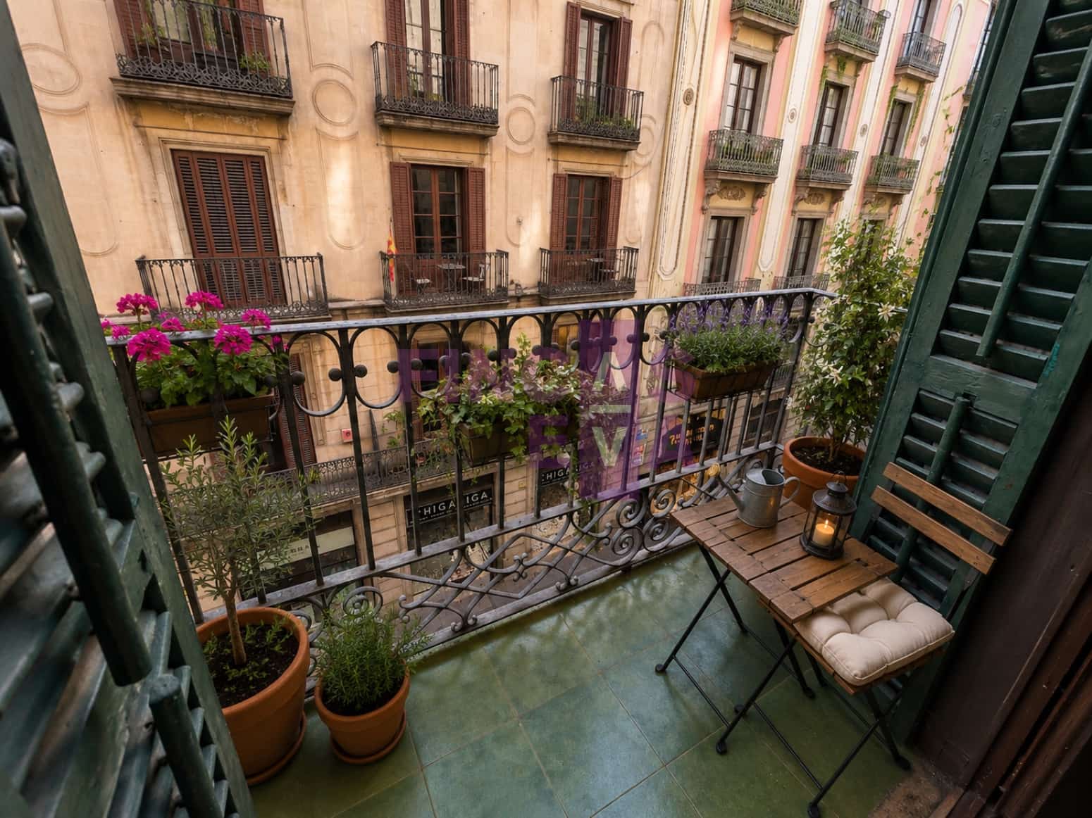 6 bedroom Flat for sale in Barcelona city - € 623,000 (Ref: 9720505)