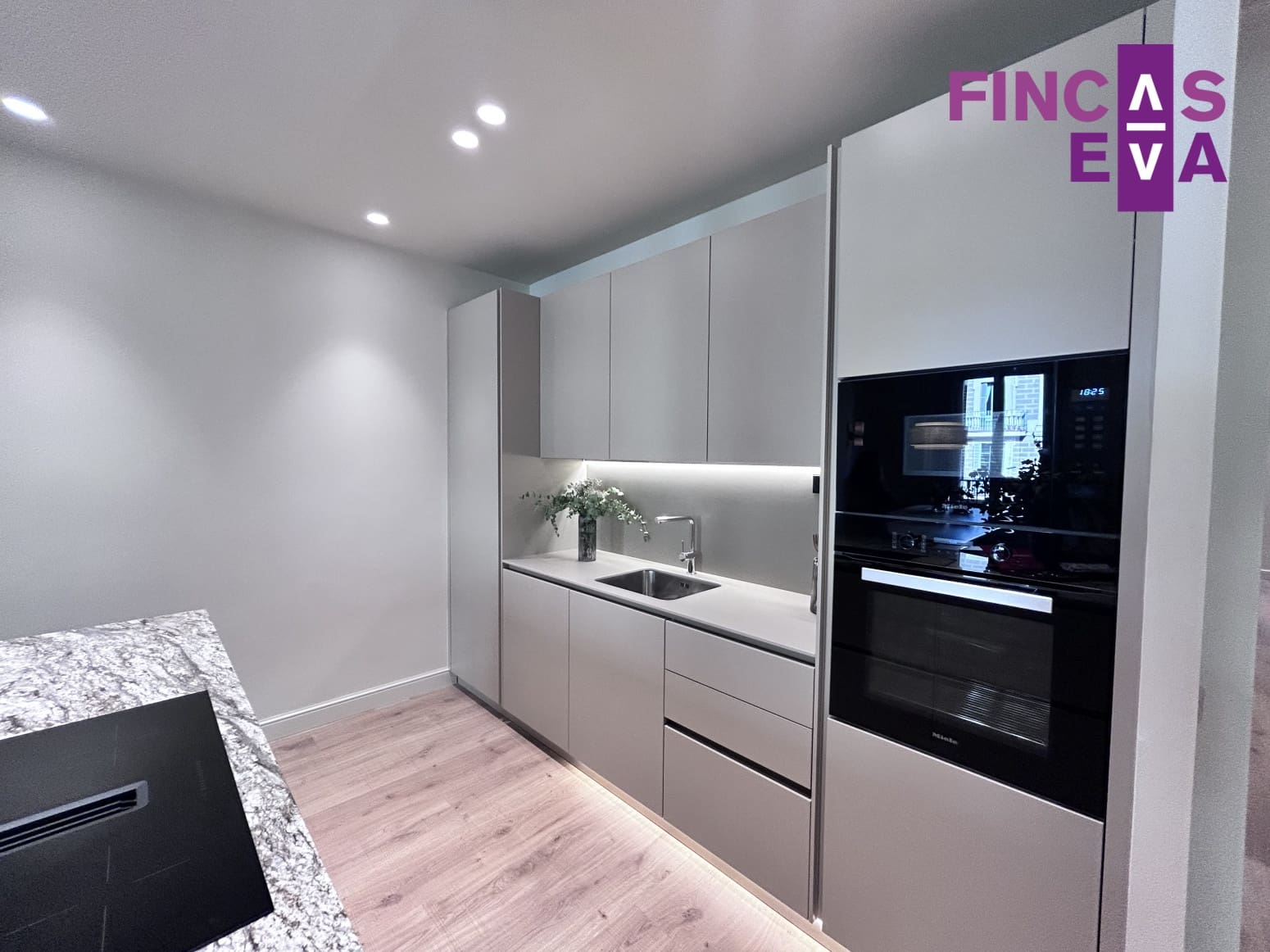 4 bedroom Flat for sale in Barcelona city - € 1,720,000 (Ref: 9720907)