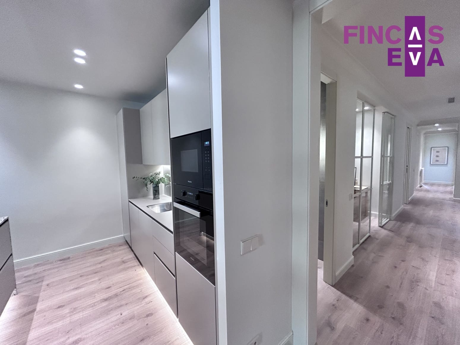 4 bedroom Flat for sale in Barcelona city - € 1,720,000 (Ref: 9720907)