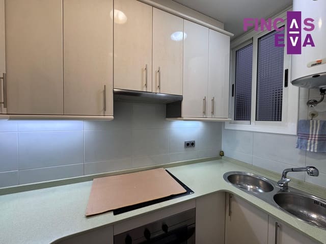 4 slaapkamer Flat te koop in El Raval, Barcelona stad - € 210.000 (Ref: 9726180)