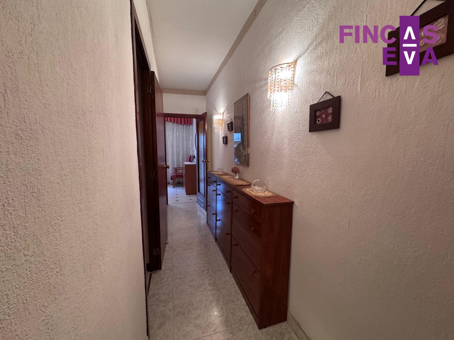 4 slaapkamer Flat te koop in Barcelona stad - € 210.000 (Ref: 9726180)