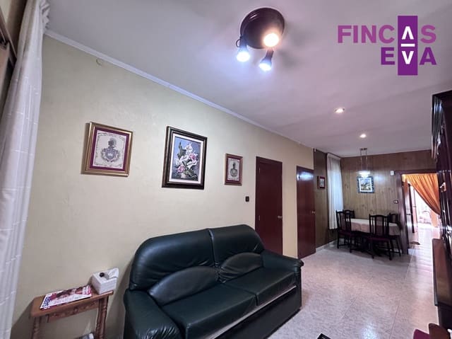 Piso de 4 habitaciones en El Raval, Barcelona ciudad en venta - 210.000 € (Ref: 9726180)