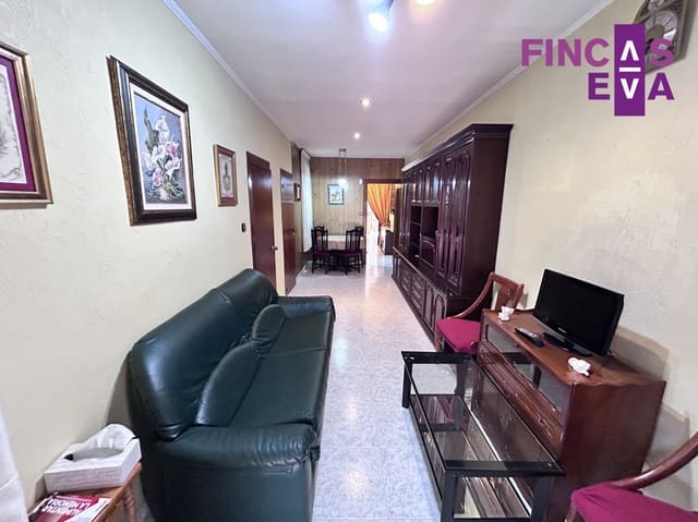 Piso de 4 habitaciones en El Raval, Barcelona ciudad en venta - 210.000 € (Ref: 9726180)