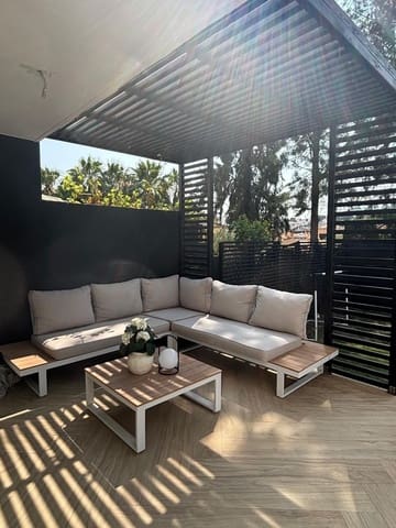 4 sovrum Villa till salu i Nueva Atalaya, Estepona med pool garage - 795 000 € (Ref: 9731174)