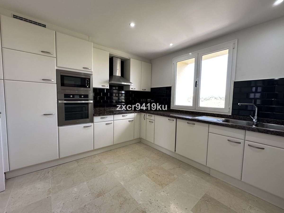 2 soverom Leilighet til salgs i Mijas med svømmebasseng garasje - € 459 000 (Ref: 9731176)