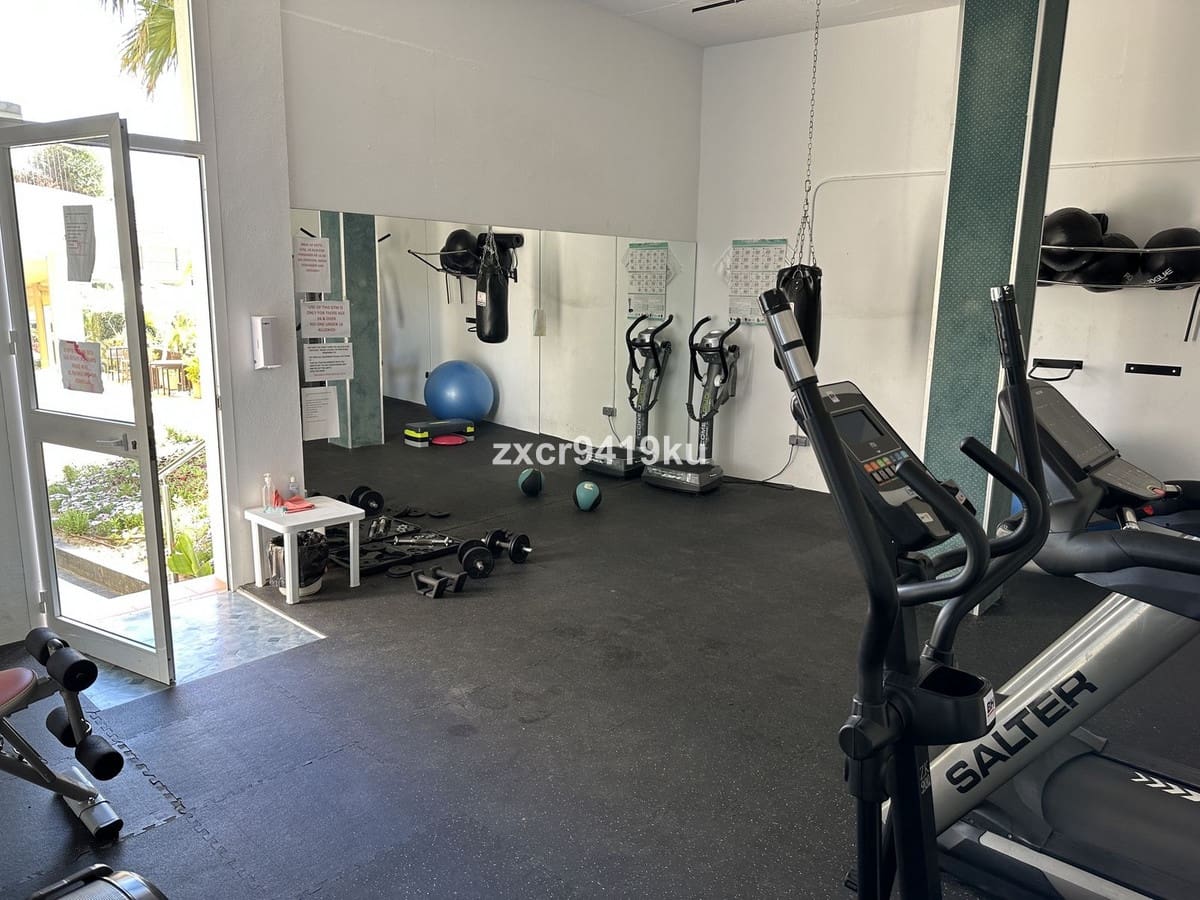 2 soverom Leilighet til salgs i Mijas med svømmebasseng garasje - € 459 000 (Ref: 9731176)