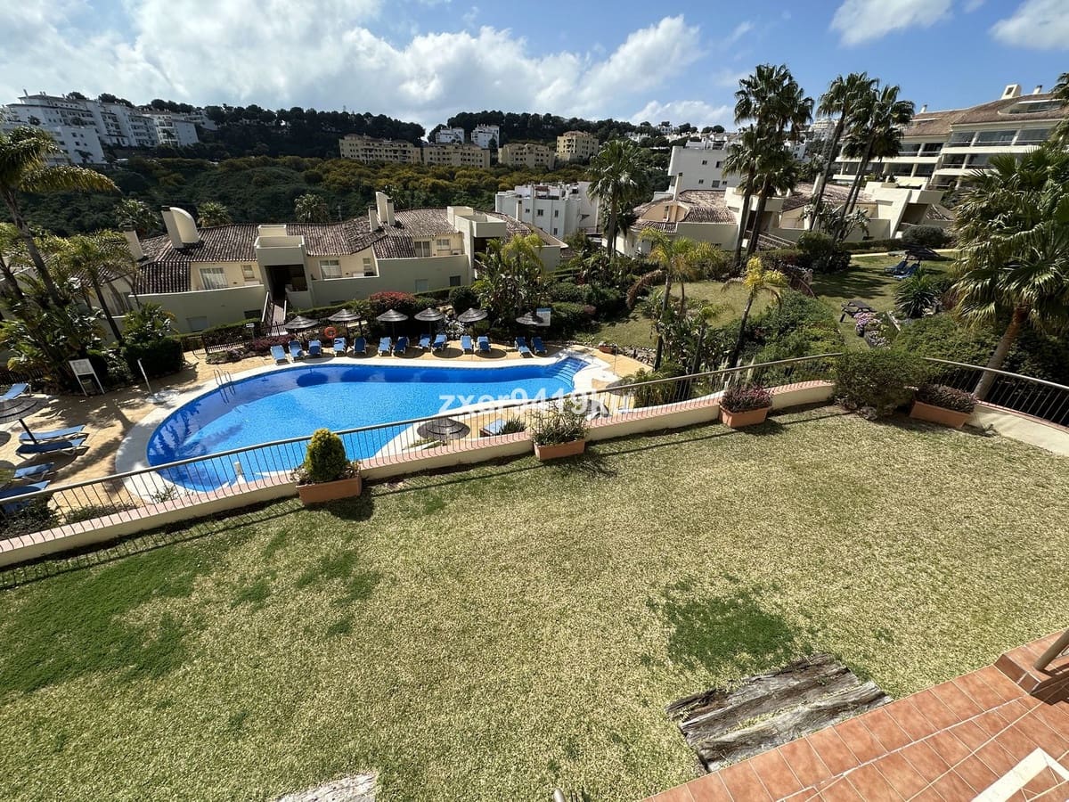 2 soverom Leilighet til salgs i Mijas med svømmebasseng garasje - € 459 000 (Ref: 9731176)