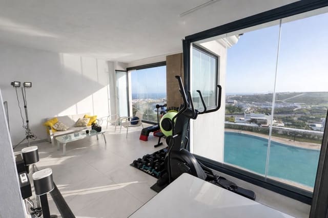 2 soverom Leilighet til salgs i Centro, Estepona med svømmebasseng garasje - € 565 000 (Ref: 9737226)