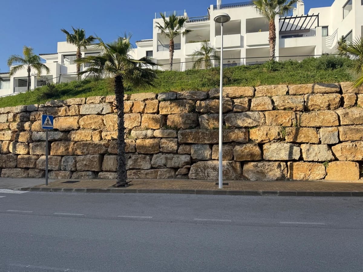 2 soverom Leilighet til salgs i Estepona med svømmebasseng garasje - € 565 000 (Ref: 9737226)