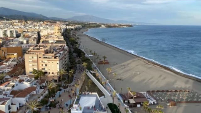 3 chambre Appartement à vendre à Centro, Estepona avec garage - 437 000 € (Ref: 9737227)