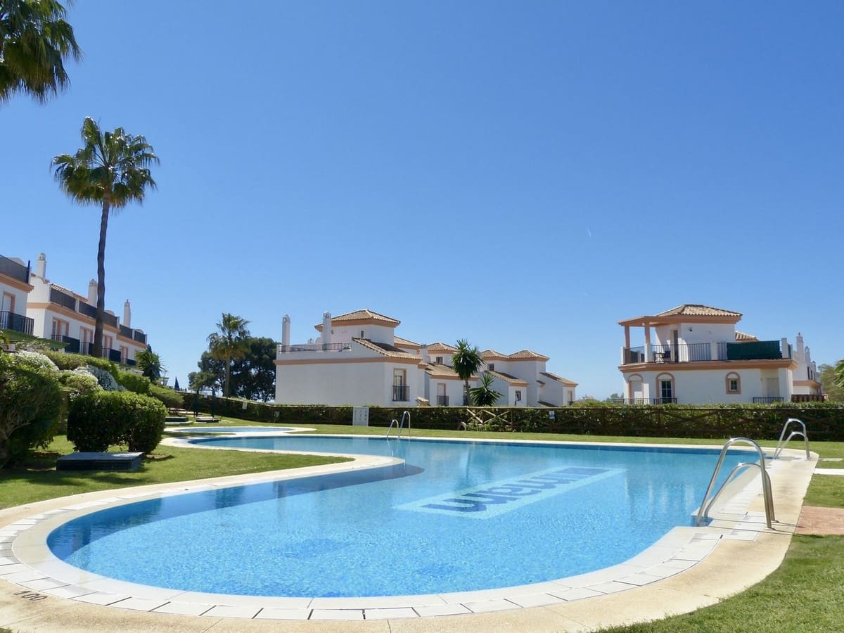 3 soveværelse Villa til salg i Marbella med swimmingpool garage - € 569.000 (Ref: 9737228)
