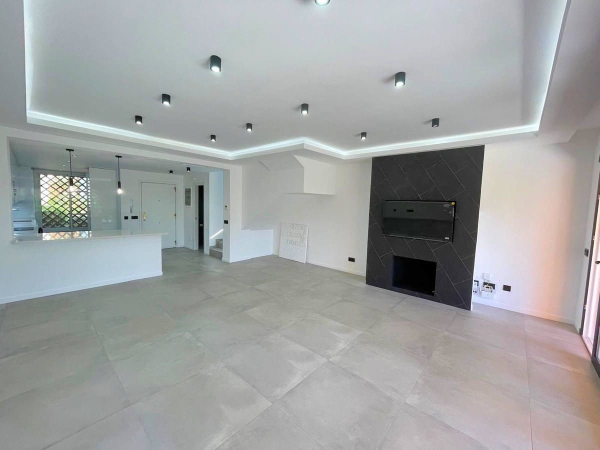 3 sovrum Villa till salu i El Paraiso med pool garage - 600 000 € (Ref: 9737231)