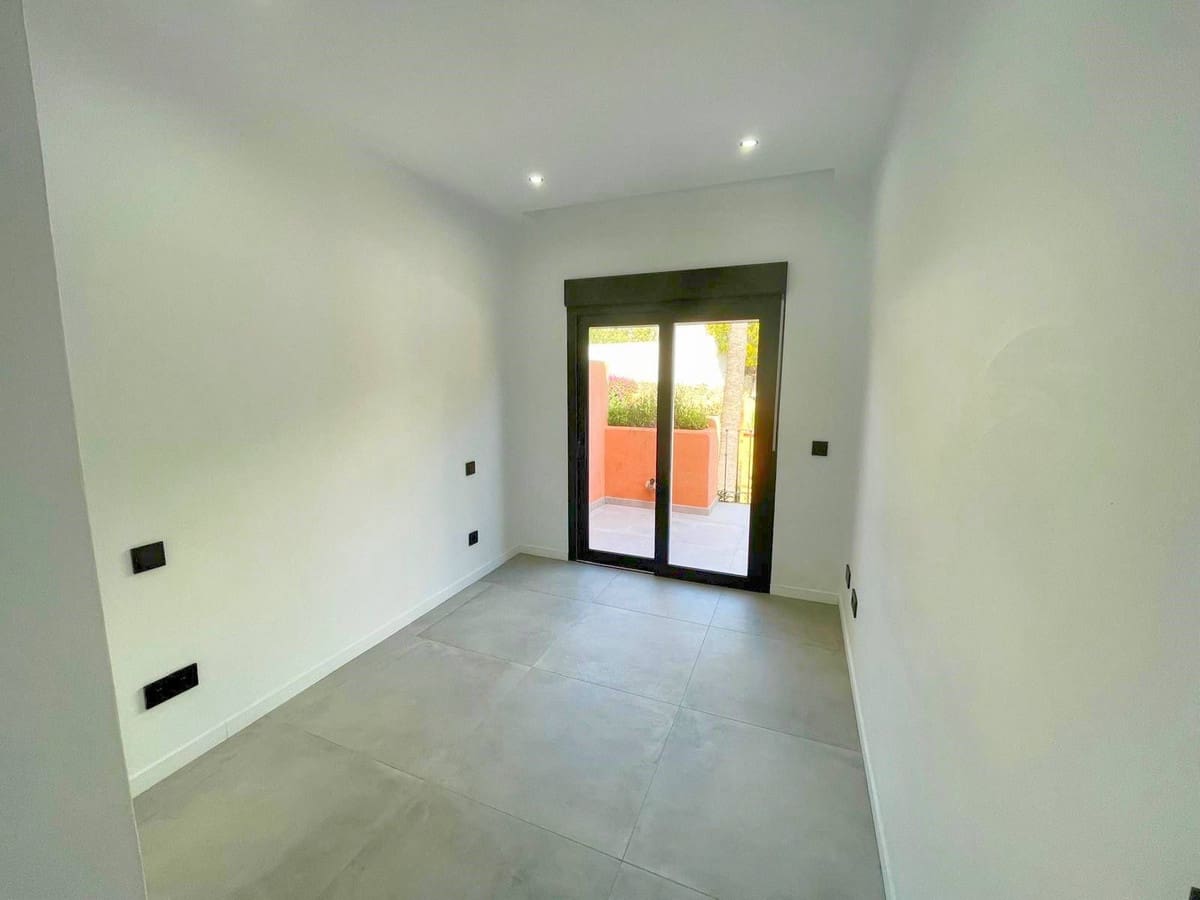 3 sovrum Villa till salu i El Paraiso med pool garage - 600 000 € (Ref: 9737231)