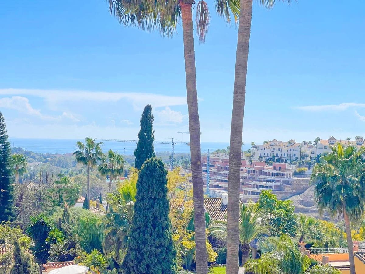 3 sovrum Villa till salu i El Paraiso med pool garage - 600 000 € (Ref: 9737231)