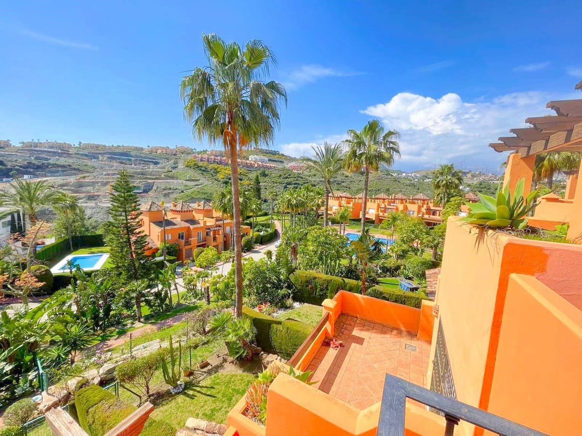 3 sovrum Villa till salu i El Paraiso med pool garage - 600 000 € (Ref: 9737231)