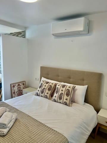 2 sypialnia Mieszkanie na sprzedaż w Puerto Banus, Marbella z basenem garażem - 320 000 € (Ref: 9752619)