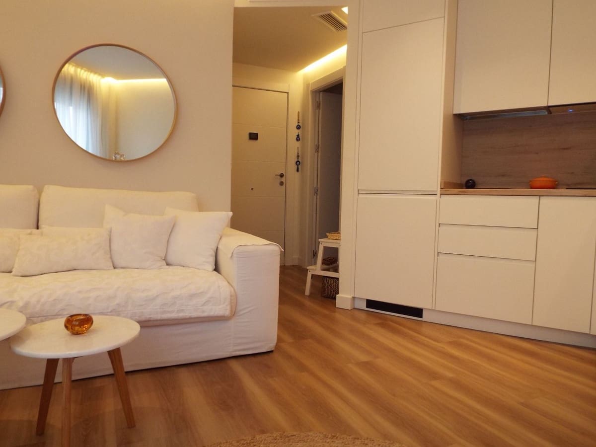 1 bedroom Flat for sale in Estepona with pool - € 305,000 (Ref: 9752622)