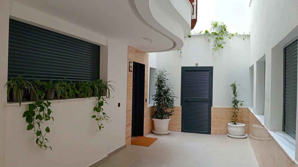 1 bedroom Flat for sale in Estepona with pool - € 305,000 (Ref: 9752622)