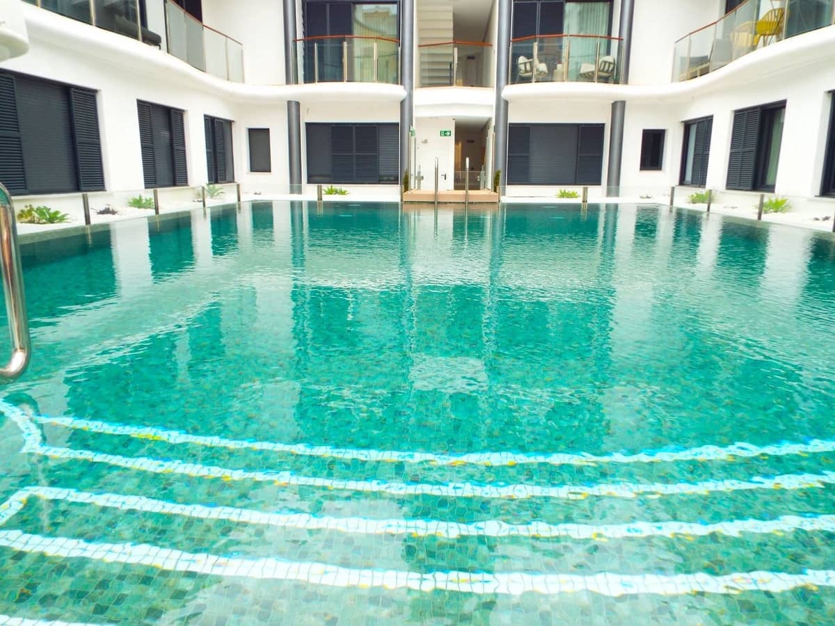 1 bedroom Flat for sale in Estepona with pool - € 305,000 (Ref: 9752622)