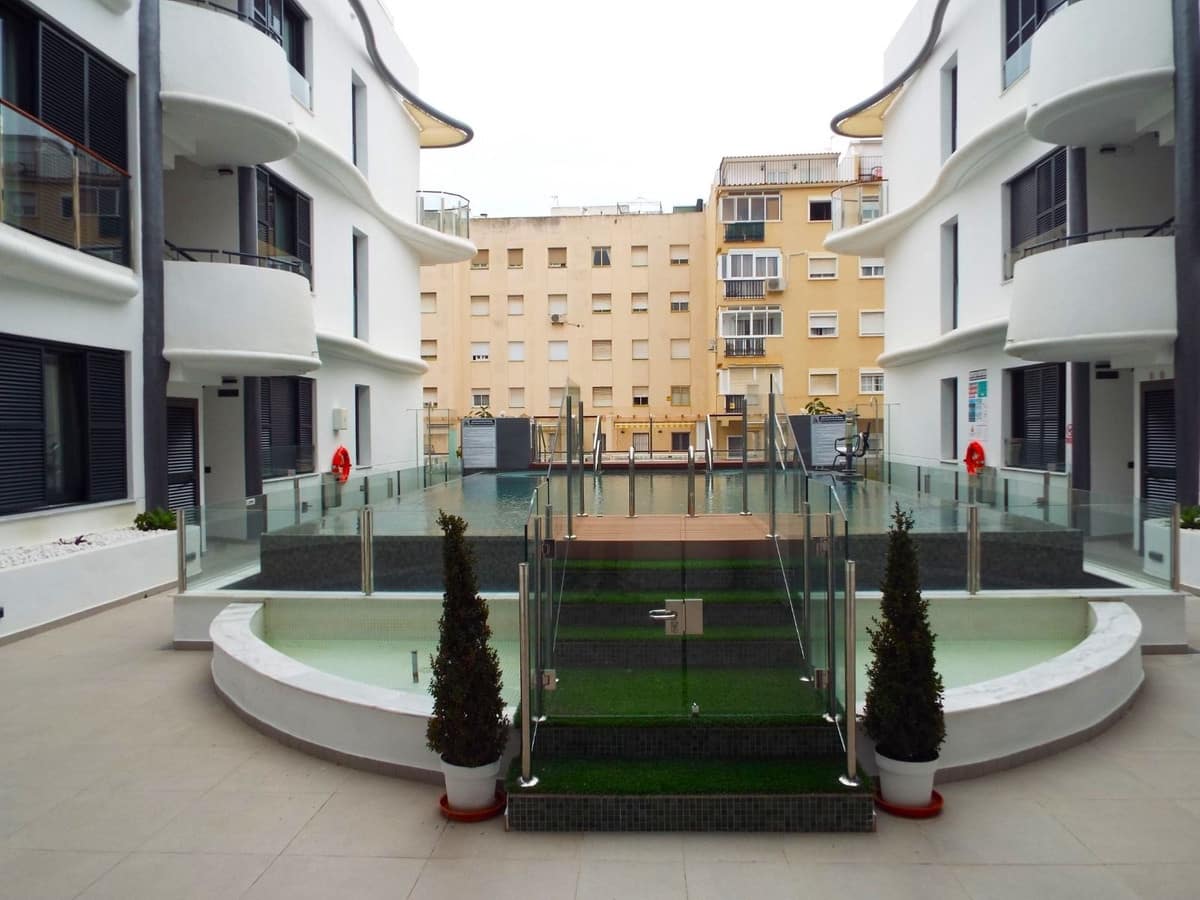 1 bedroom Flat for sale in Estepona with pool - € 305,000 (Ref: 9752622)