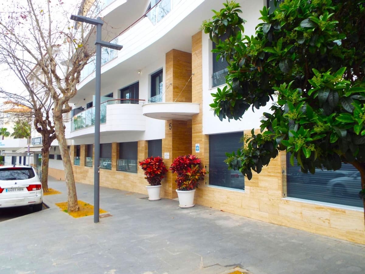 1 bedroom Flat for sale in Estepona with pool - € 305,000 (Ref: 9752622)