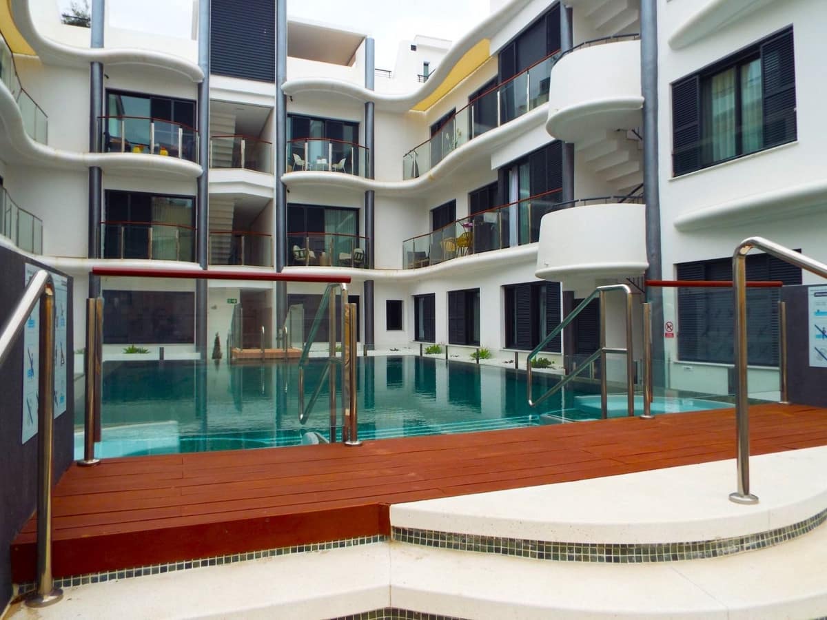 1 bedroom Flat for sale in Estepona with pool - € 305,000 (Ref: 9752622)