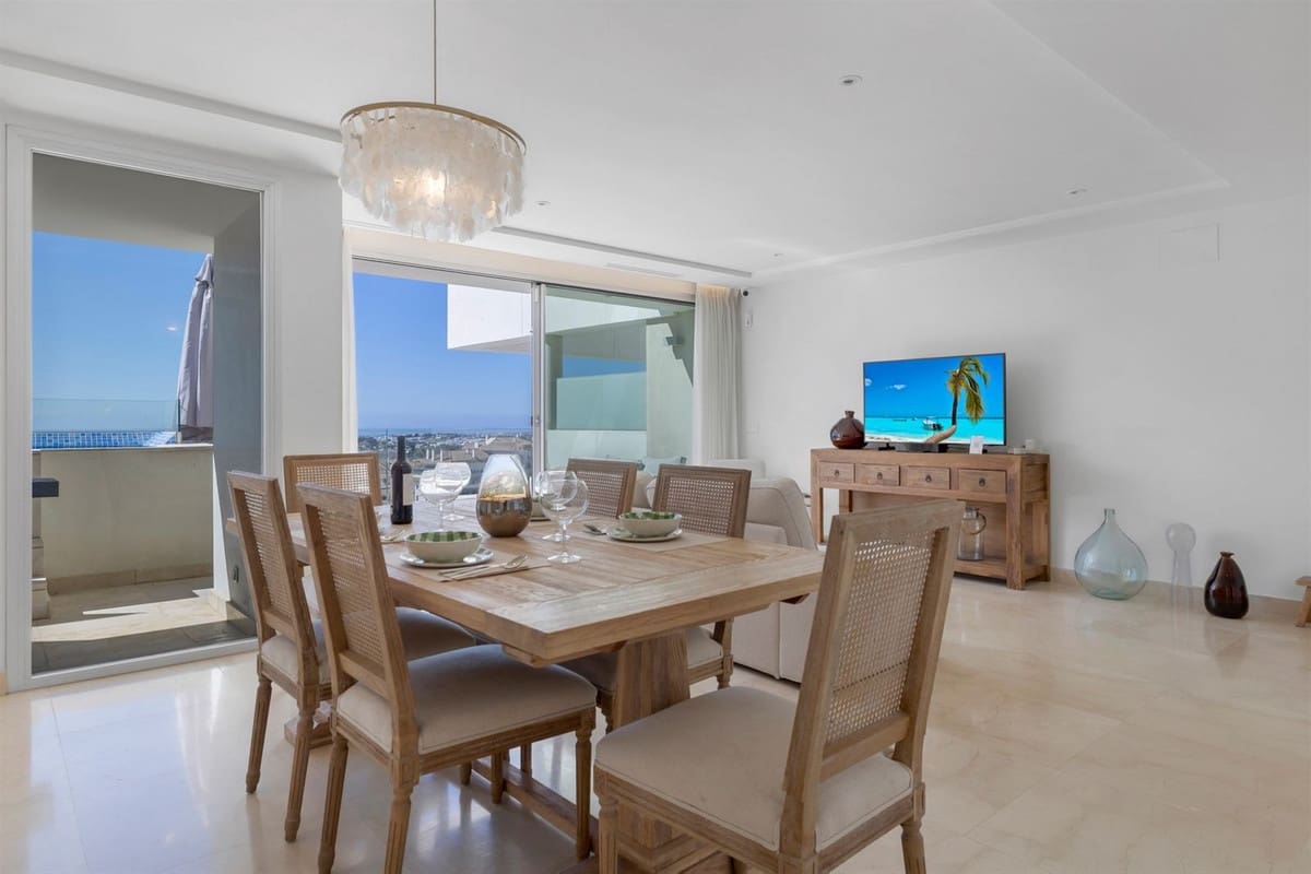 2 makuuhuone Asunto myytävänä paikassa Marbella mukana uima-altaan - 950 000 € (Ref: 9752625)